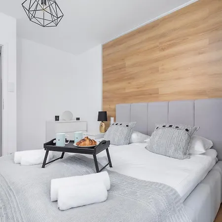 Riva Verona By Renters Prestige Apartament Kraków